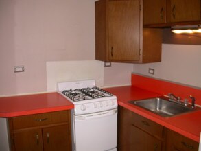 70 Utica St, Unit 68B in Clinton, NY - Building Photo - Building Photo