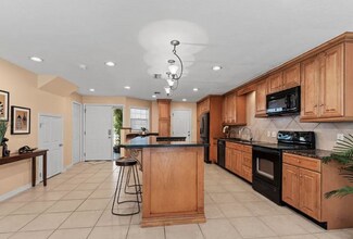 554 Majorca Ct in Satellite Beach, FL - Foto de edificio - Building Photo