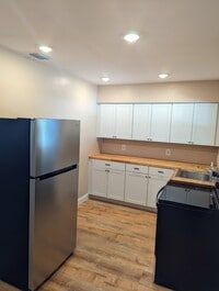 585 11th Ave S, Unit 4