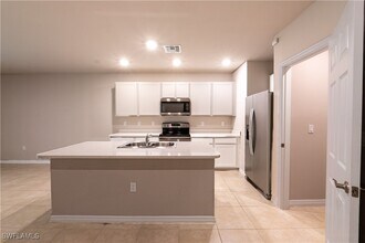 15421 Wildflower Cir in Naples, FL - Building Photo - Building Photo