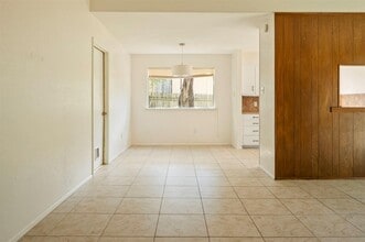 9404 Shady Oaks Dr in Austin, TX - Building Photo - Building Photo