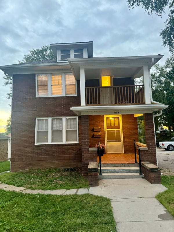 property at 828 N 41st Ave