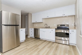 5370 Casual Ct in Cincinnati, OH - Building Photo - Building Photo