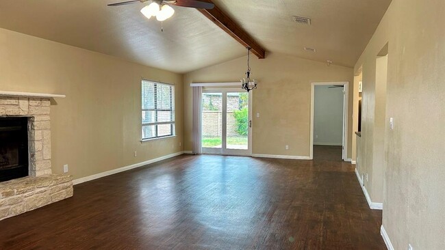 2101 W Riviera Dr in Cedar Park, TX - Building Photo - Building Photo