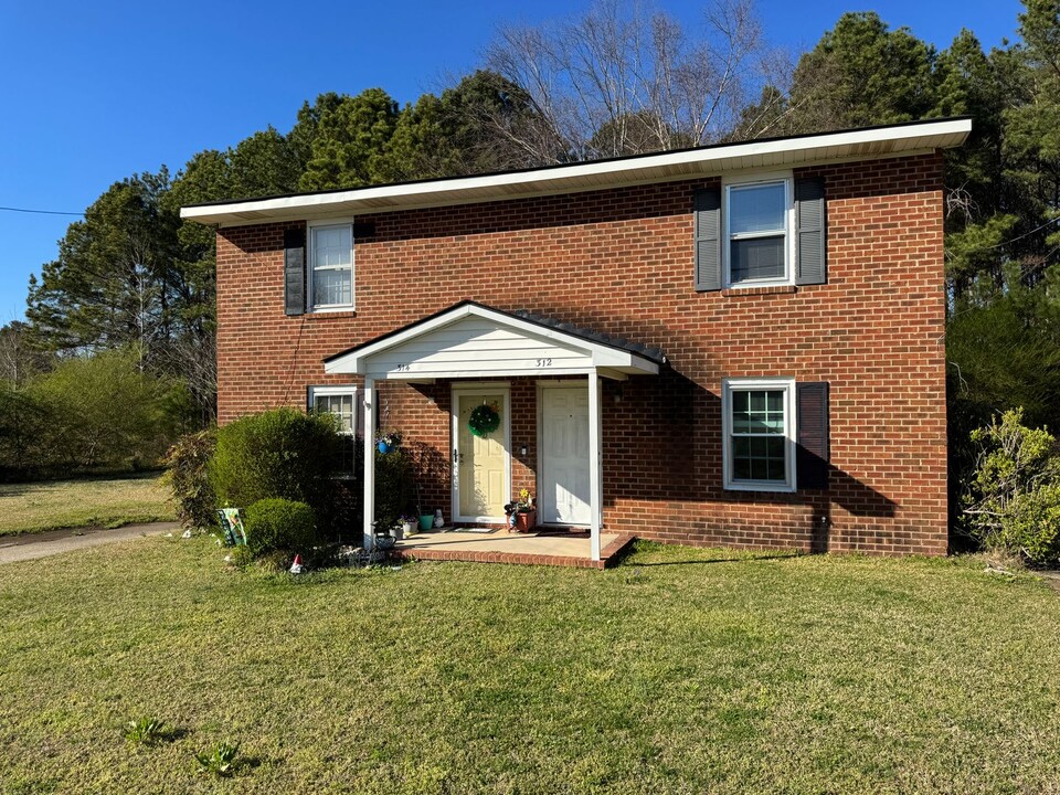 312-314 Sharpe Rd in Rocky Mount, NC - Building Photo