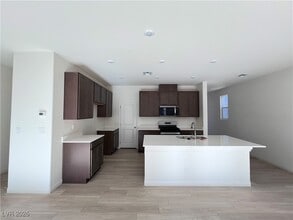 9213 Broome Ct in Las Vegas, NV - Building Photo - Building Photo
