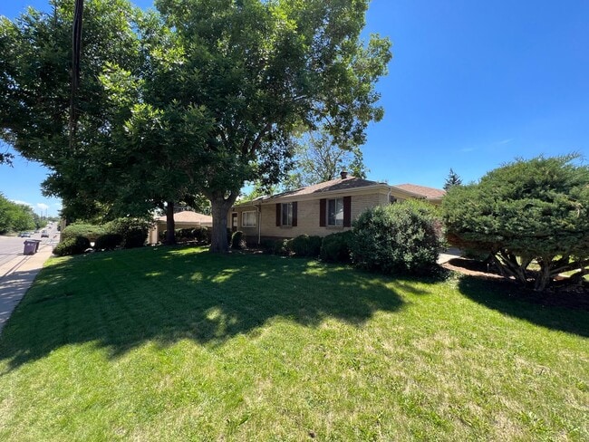 4798 E Colorado Ave in Denver, CO - Building Photo - Building Photo