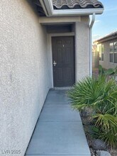 330 Silverado Pines Ave in Las Vegas, NV - Building Photo - Building Photo