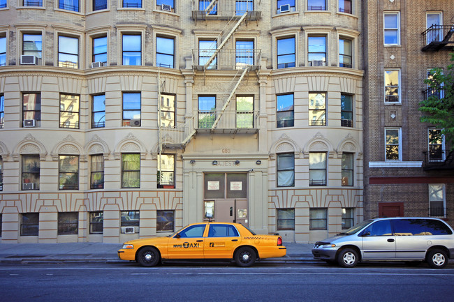 St. Nicholas Manor in New York, NY - Foto de edificio - Building Photo