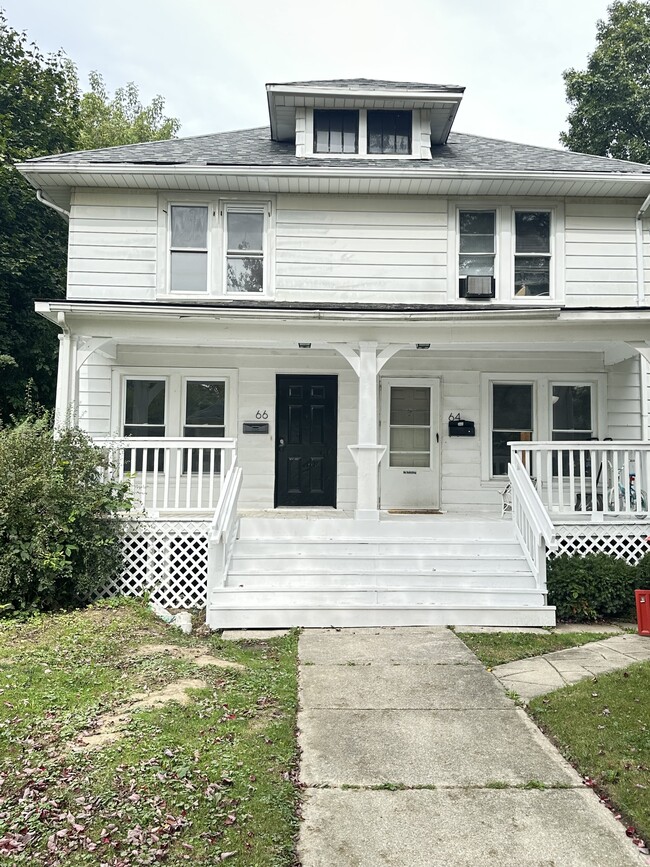 66 Ahrens St in Mount Clemens, MI - Foto de edificio - Building Photo