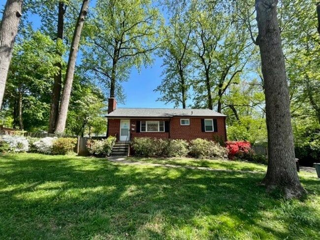property at 3700 Woodridge Ave