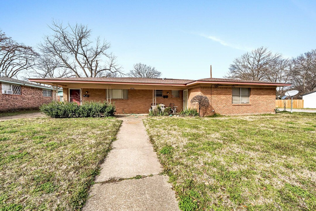 2622 N Tenneha Ave in Tyler, TX - Building Photo