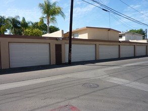 Robert's Apartments in Anaheim, CA - Building Photo - Building Photo