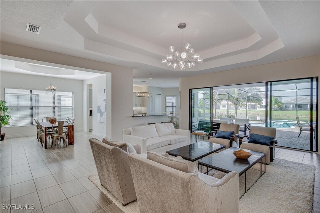 4549 Azalea Dr in Naples, FL - Building Photo