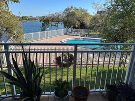 9375 Fontainebleau Blvd in Miami, FL - Building Photo