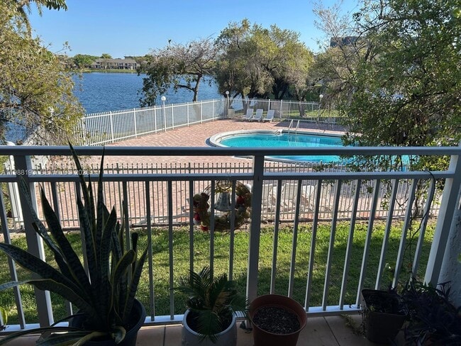 9375 Fontainebleau Blvd