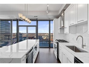 497 S Marquette Ave in Minneapolis, MN - Building Photo - Building Photo