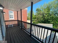 402 E Walnut Ln photo'
