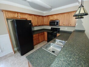 2000 Rossburg Pl in Calera, AL - Building Photo - Building Photo