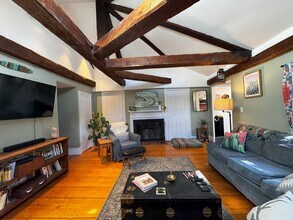 6 Andrew St, Unit 3 in Salem, MA - Foto de edificio - Building Photo