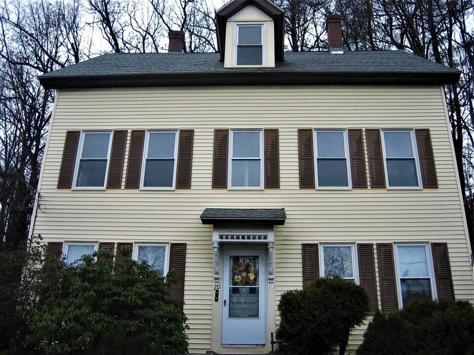 20 Temple St-Unit -2 in Fitchburg, MA - Building Photo