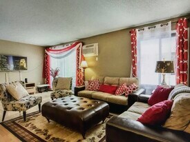 4110 Rahn Rd, Unit 207 in Eagan, MN - Building Photo