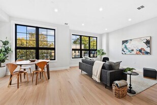 165 Delaware Ave in Jersey City, NJ - Building Photo