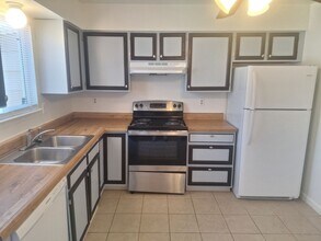 1966 Mineola Ct-Unit -B in Colorado Springs, CO - Building Photo - Building Photo