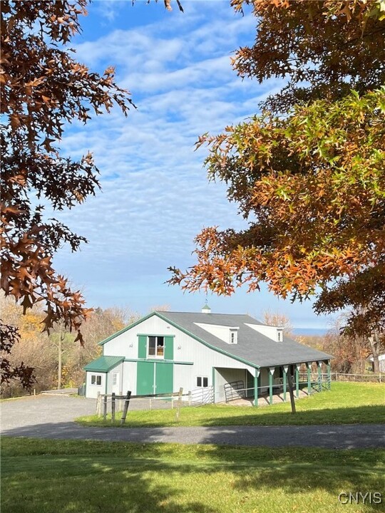 3178 Perryville Rd in Canastota, NY - Building Photo