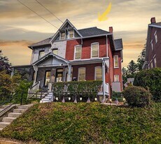 321 W Biddle St, Unit 2 in West Chester, PA - Building Photo