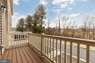 9639 Tall Oaks Rd in Montgomery Village, MD - Building Photo - Building Photo