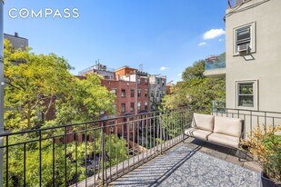 132 W 123rd St, Unit 3 in New York, NY - Building Photo