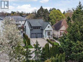 1 Bay Berry Ln in Niagara-On-The-Lake, ON - Building Photo