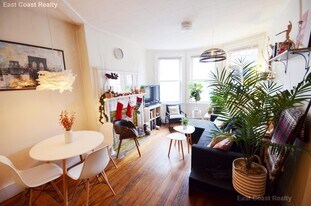 32 Edgerly Rd in Boston, MA - Building Photo