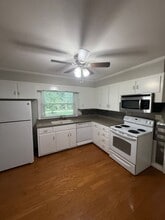 105 Lone Oak Dr in Dickson, TN - Building Photo - Building Photo