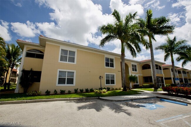 12515 McGregor Blvd in Ft. Myers, FL - Building Photo - Building Photo