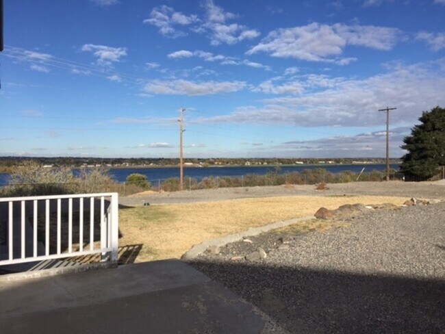 4118 W Rio Grande Ave in Kennewick, WA - Building Photo - Building Photo