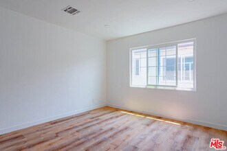 938 W Glenoaks Blvd in Glendale, CA - Building Photo - Building Photo