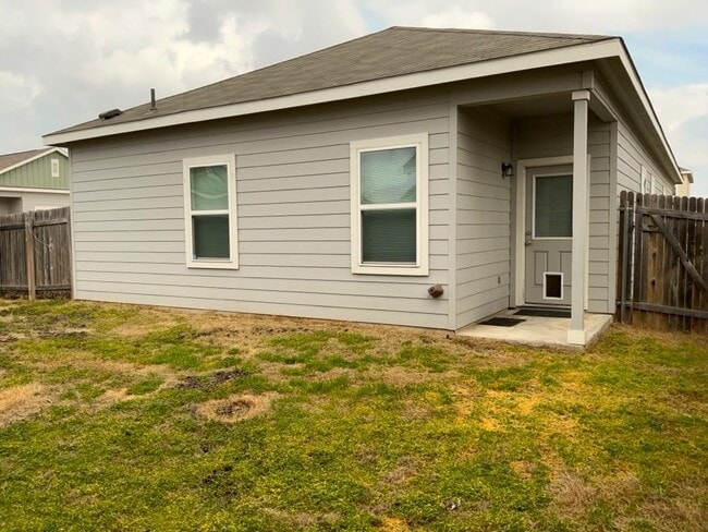 100 Helios Dr in Jarrell, TX - Building Photo - Building Photo