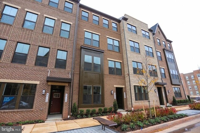 property at 45132 Kincora Dr