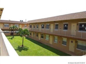 95 NE 41st St in Oakland Park, FL - Building Photo - Building Photo