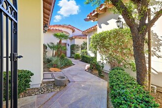 49463 Vía Conquistador in La Quinta, CA - Building Photo - Building Photo