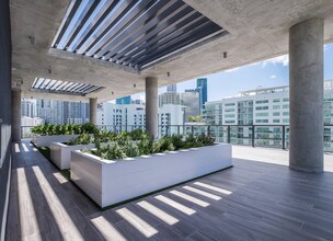 201 SW 17th Rd, Unit 902 in Miami, FL - Building Photo - Building Photo