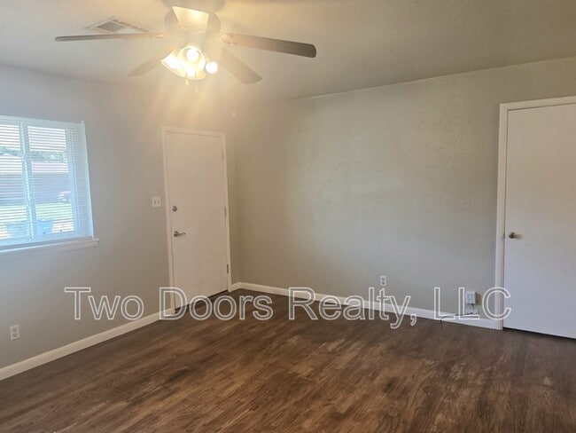 705 E Carroll Ln in Midwest City, OK - Building Photo - Building Photo