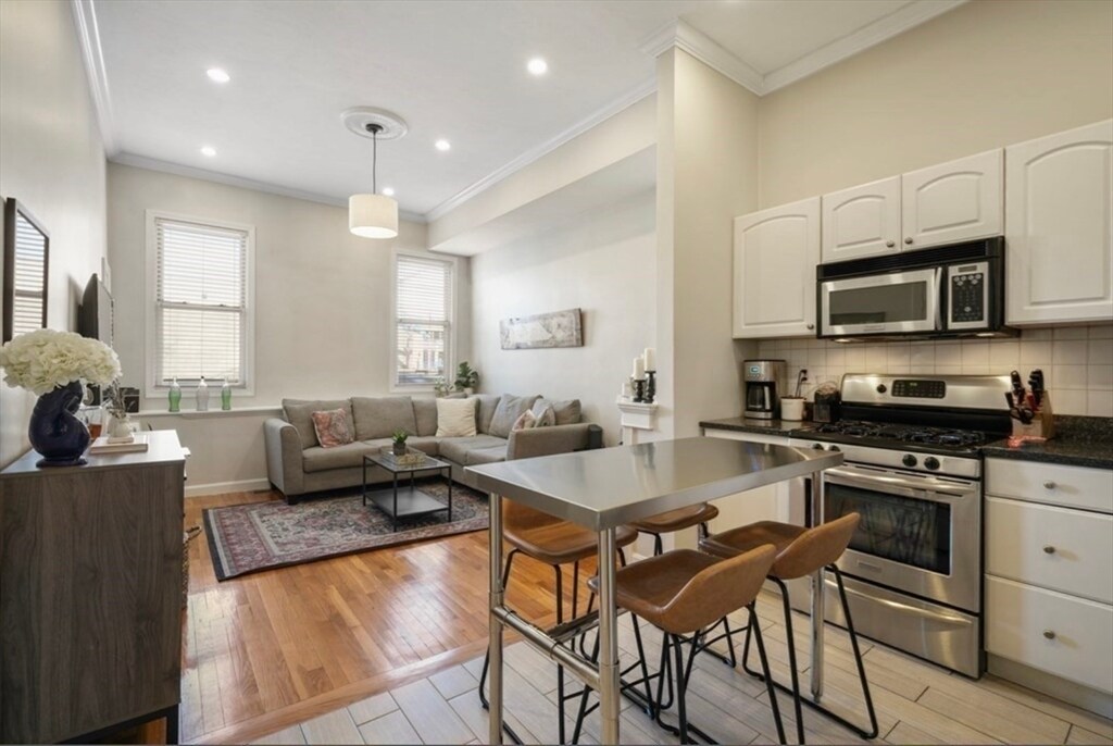 203 D St, Unit 1 in Boston, MA - Building Photo