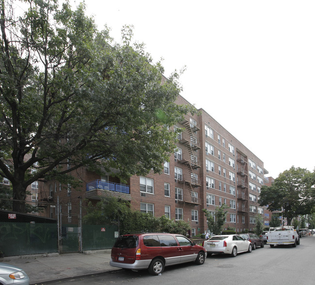 Westminster Hall Apartments in Brooklyn, NY - Building Photo - Building Photo