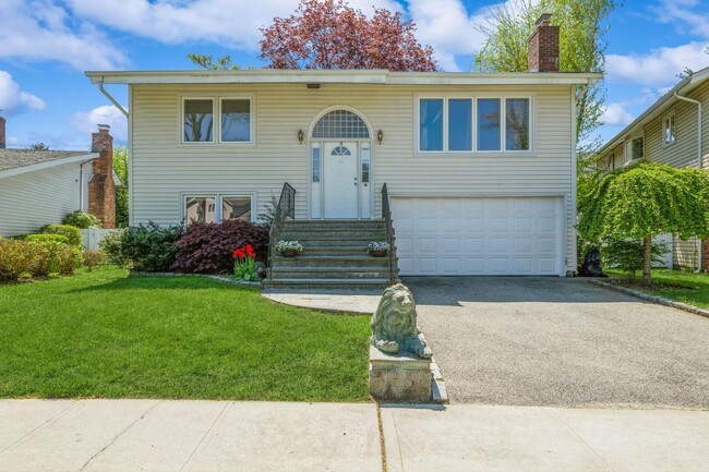 property at 4 Boat Ln