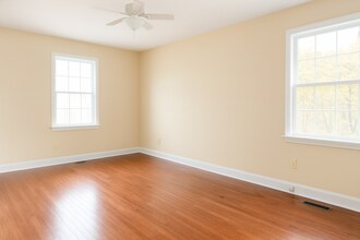 61 Cooper St in Charleston, SC - Building Photo - Building Photo