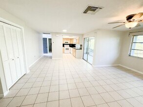 2417 Magdalina Dr in Punta Gorda, FL - Building Photo - Building Photo