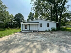 1406 Old Estill Springs Rd in Tullahoma, TN - Building Photo - Building Photo